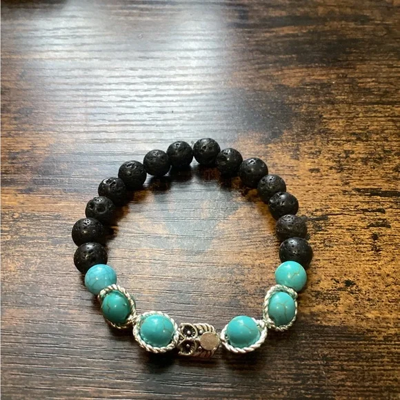 Bracelets - Picture 6 of 16